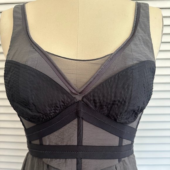 BCBG RUNWAY GREY/BLACK SLEEVELESS MINI DRESS. CORSET LIKE BODICE. SIZE 2. - Picture 2 of 12